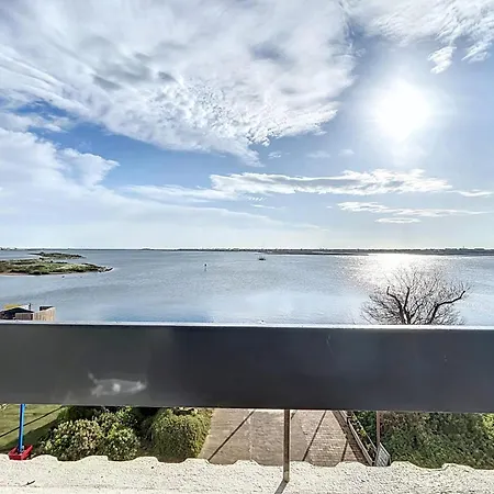 Le Graziot - Face A L'etang Du Grazel Gruissan