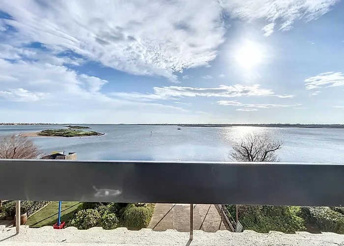 Le Graziot - Face A L'etang Du Grazel グリュイッサン